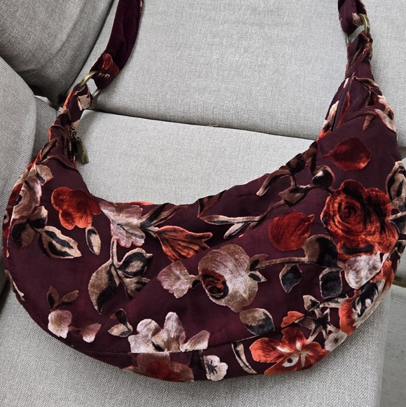 Handbags - Floral Velvet Shoulder Bag